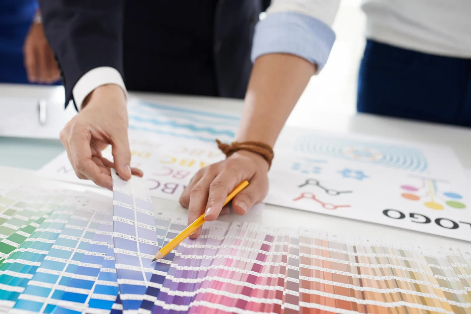 How To Choose Colors For Logo Design in 2026
